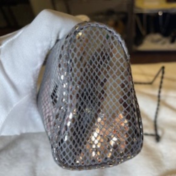 MICHAEL KORS NWOT SILVER METALLIC CLUTCH - Picture 3 of 9